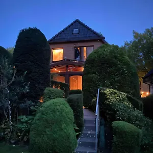 Gartenblick-oase: Obergeschosswohnung In Apartment Hamburg